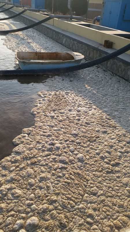 聚合氯化鋁投加后曝氣池中出現(xiàn)大量白色漂浮物是聚合氯化鋁的原因嗎 聚合氯化鋁投加后曝氣池中出現(xiàn)大量白色漂浮物是聚合氯化鋁的原因嗎